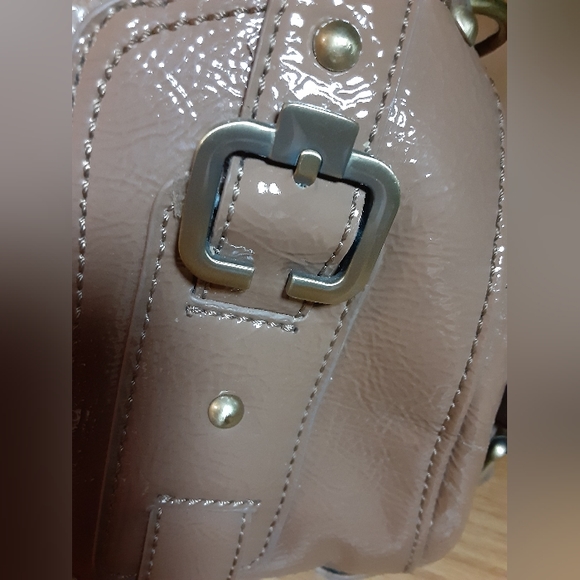 Naturalizer Shiny Faux Patent Leather Light Tan Taupe Handbag Purse - Picture 14 of 16